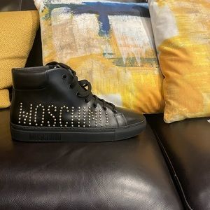 Moschino High Top logo studded